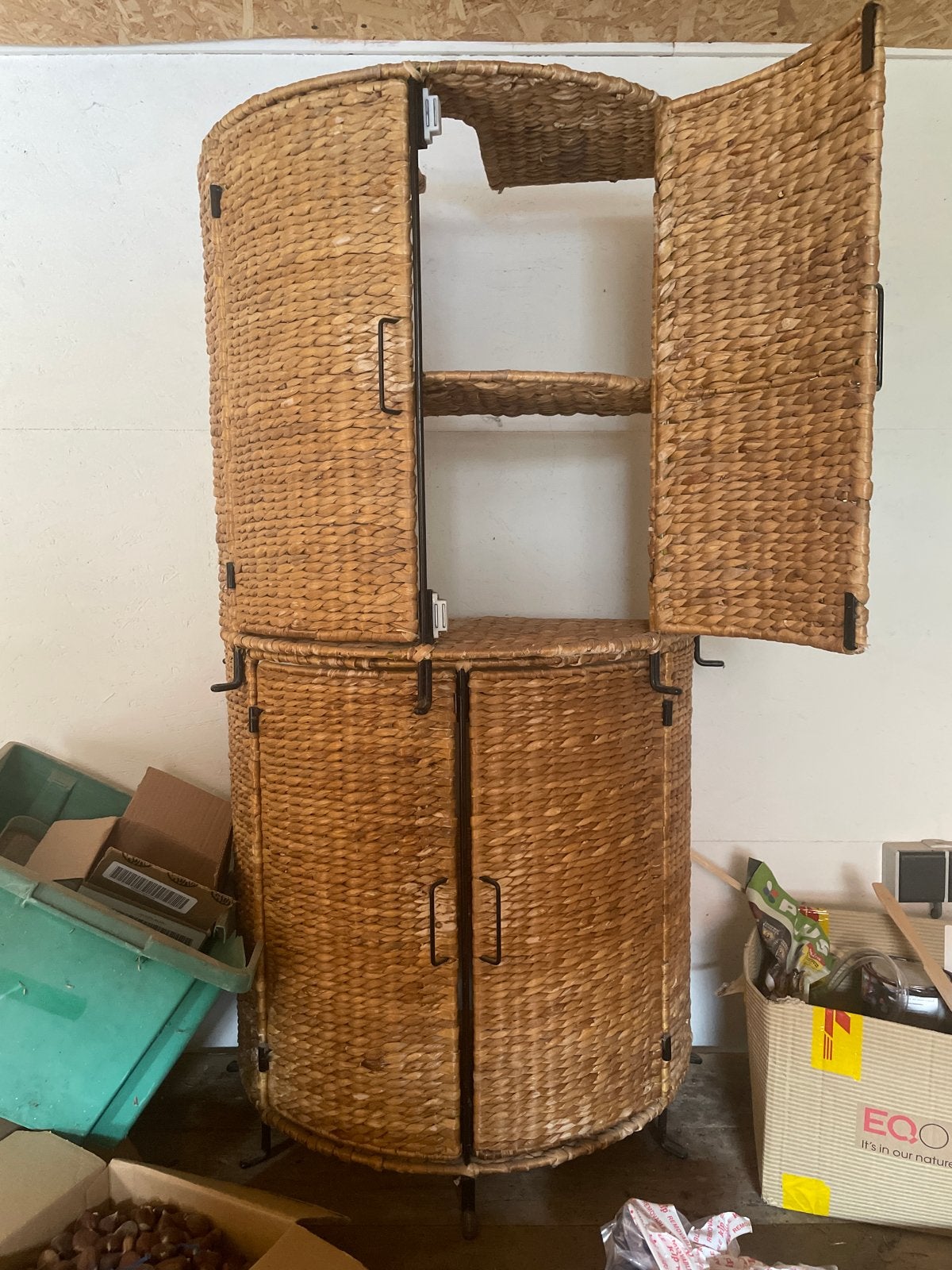 2 Rotan kastjes voor onder de wasbak, met twee deuren, Ophalen, Gebruikt