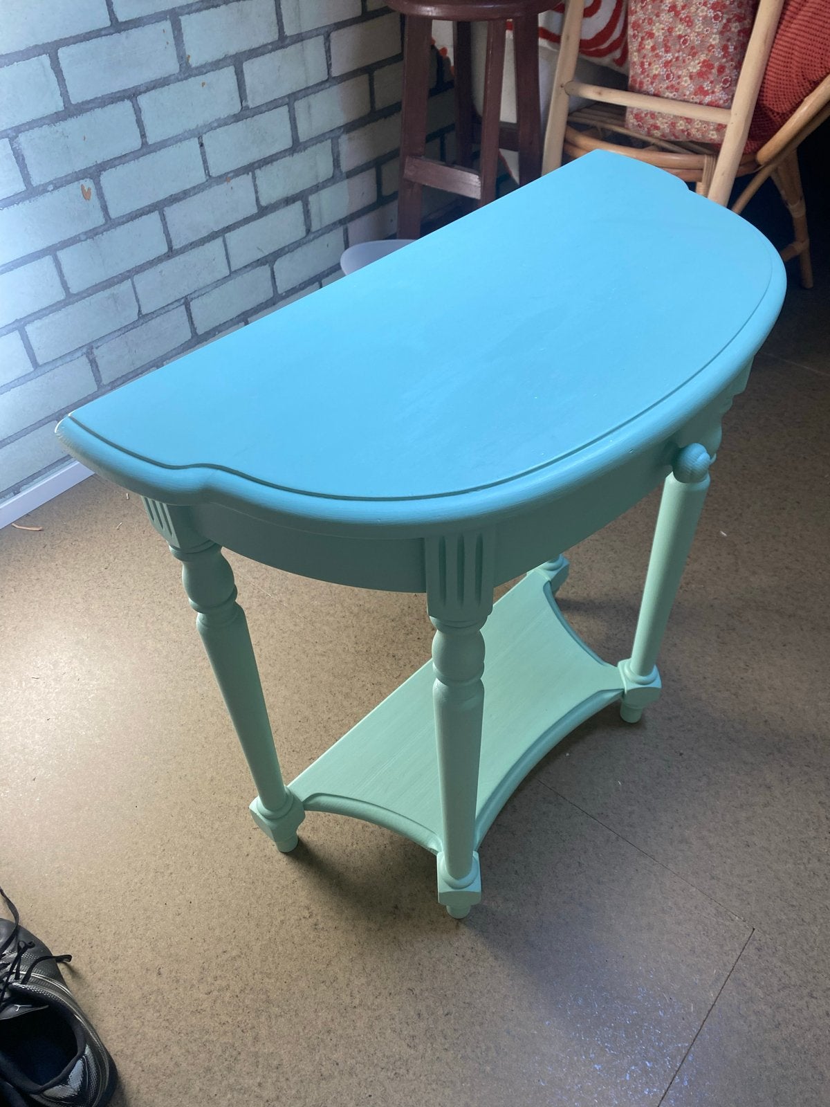 Vintage Halfronde Bijzettafel met Lade - Turquoise, Ophalen, Gebruikt, Vintage, 55 tot 75 cm