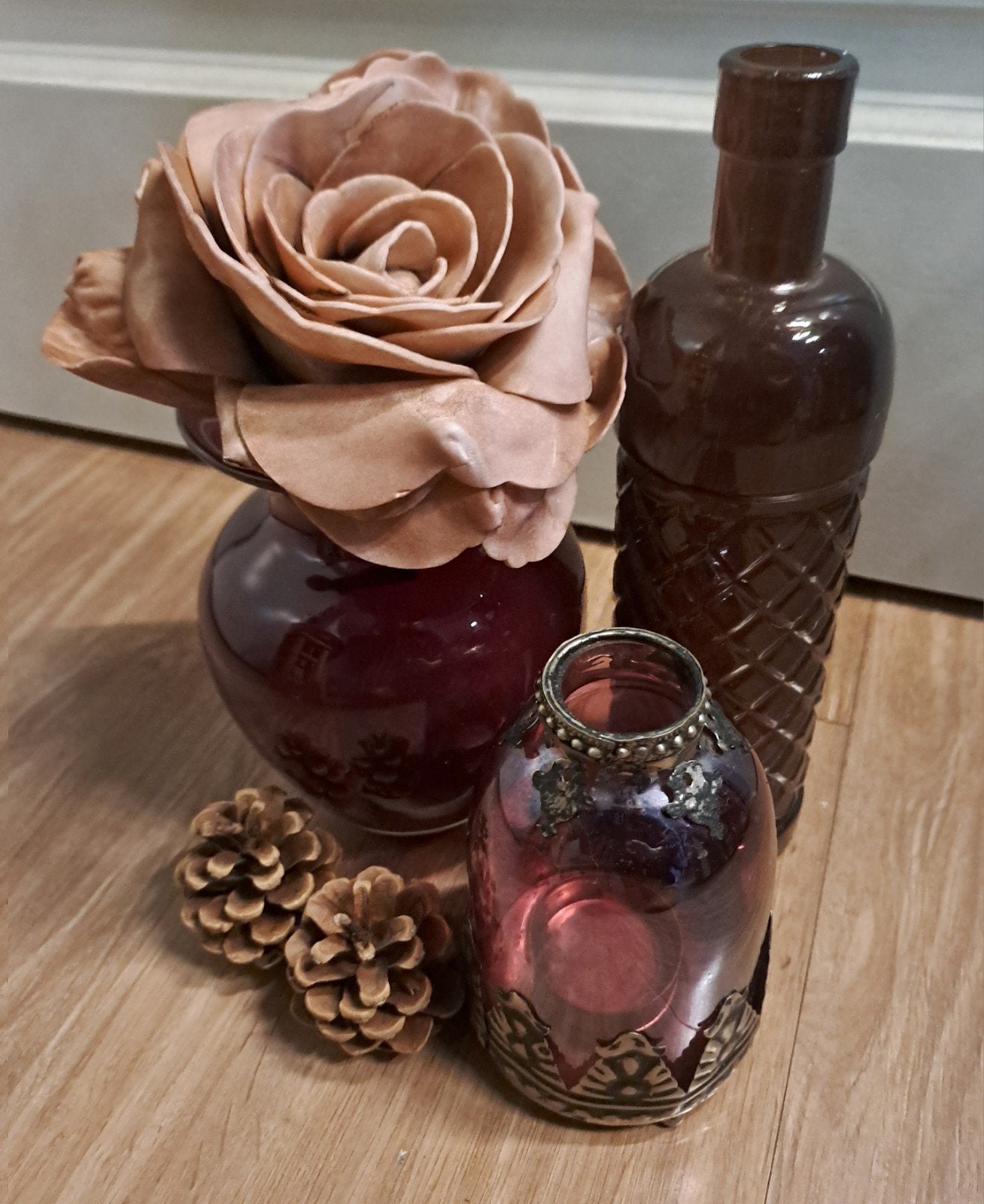 Decoratieve set: vaas, fles, theelichthouder & dennenappels, Huis en Inrichting, Vintage, Gebruikt, Meerkleurig, Ophalen of Verzenden