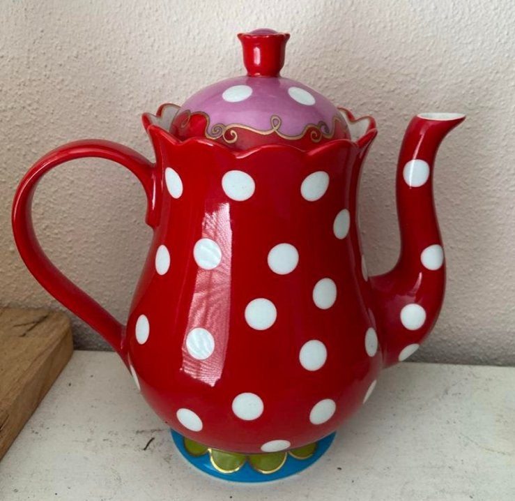 Rode theepot met witte stippen oilily, Gebruikt, Steen/keramiek, Rood, Overige merken