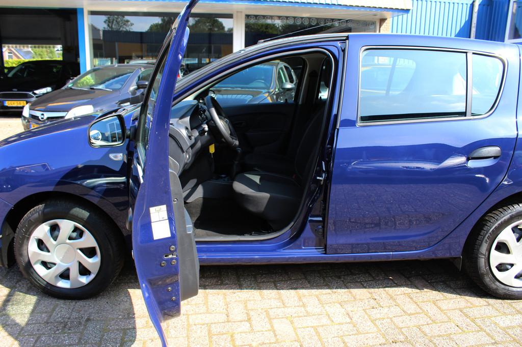 Dacia Sandero 1.0 SCe "Laureate" LED - Isofix - Trekhaak !, Stof, Zwart, Blauw, Bedrijf