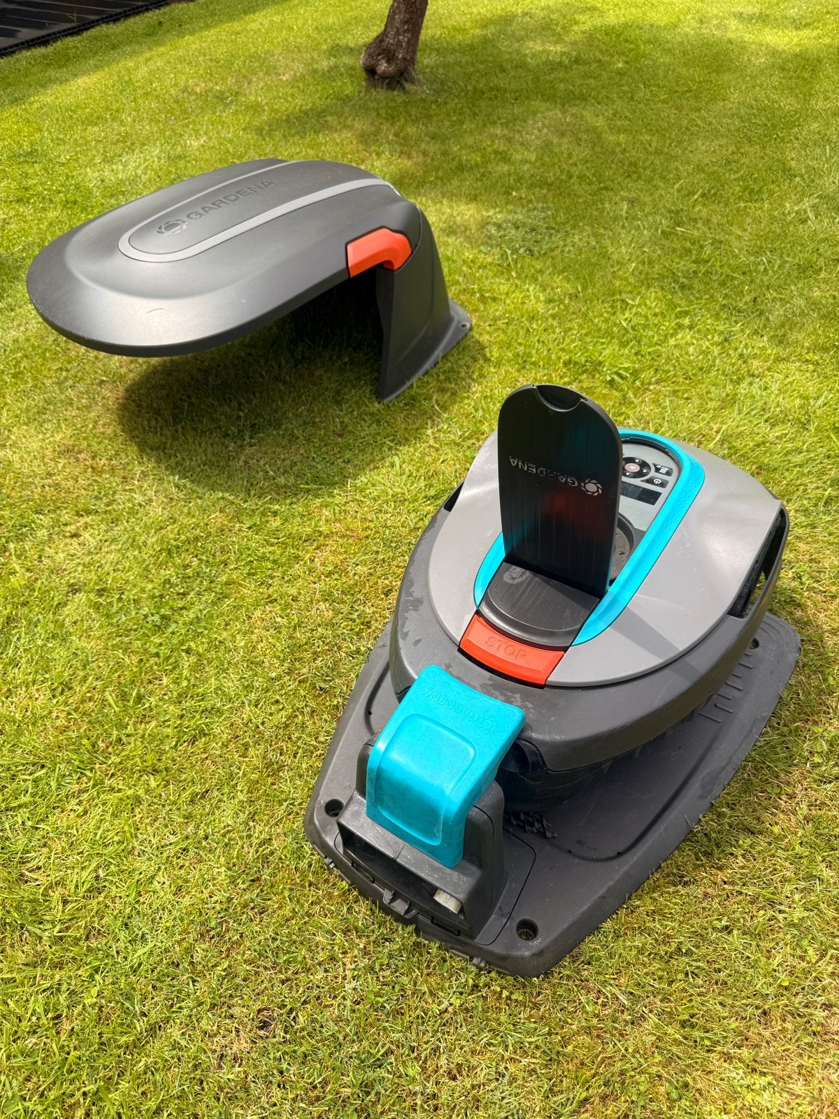 Gardena Sileno City Robotmaaier 500 met garage, Ophalen, Cirkelmaaier, Minder dan 30 cm, Accu-grasmaaier