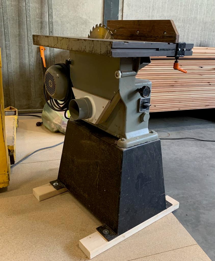 Zaagtafel 230 volt, Doe-het-zelf en Verbouw, Gereedschap | Zaagmachines, Ophalen, Gebruikt, Cirkelzaag, 70 mm of meer