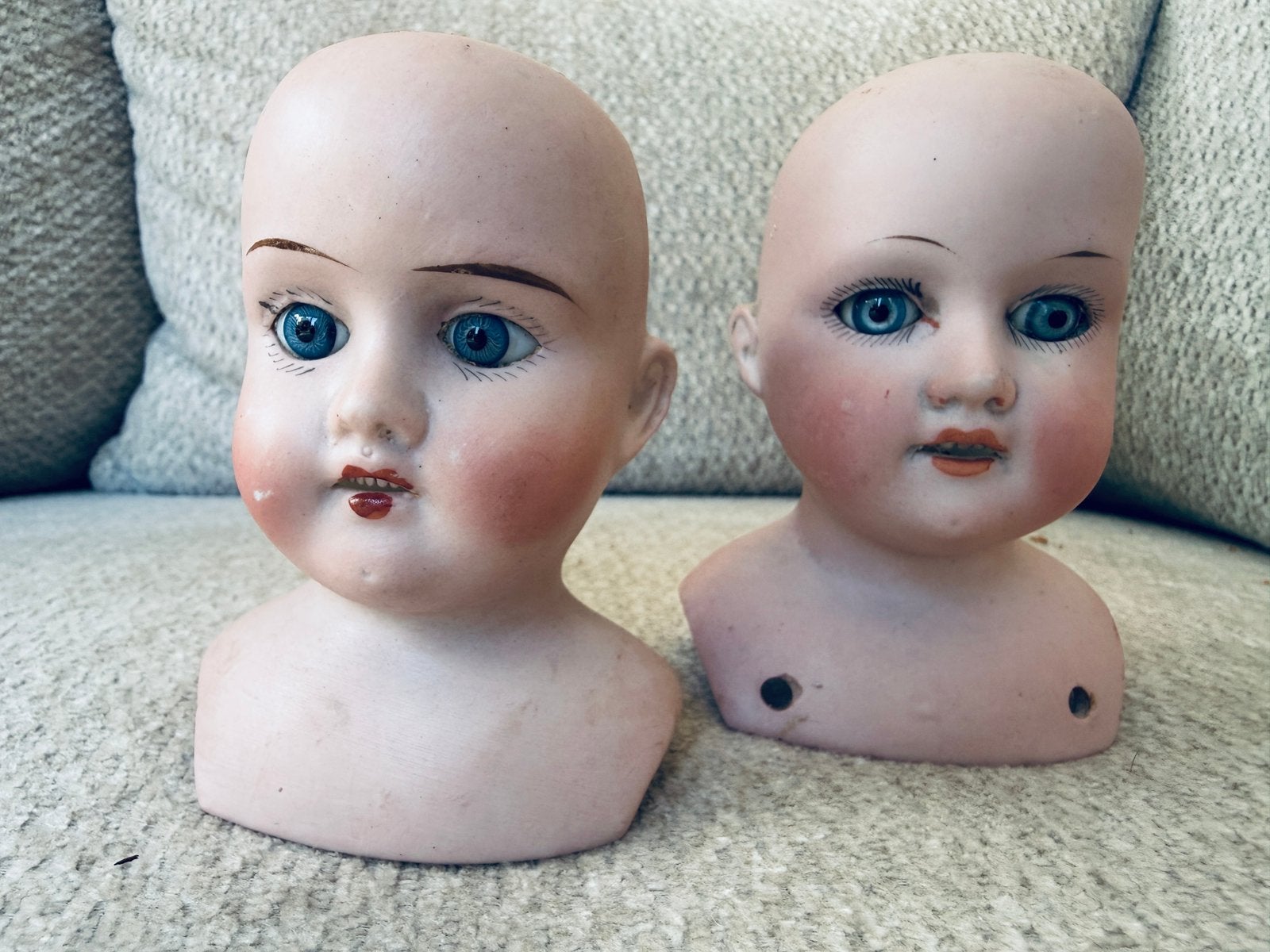 = 2 antieke poppen hoofden =, Ophalen of Verzenden
