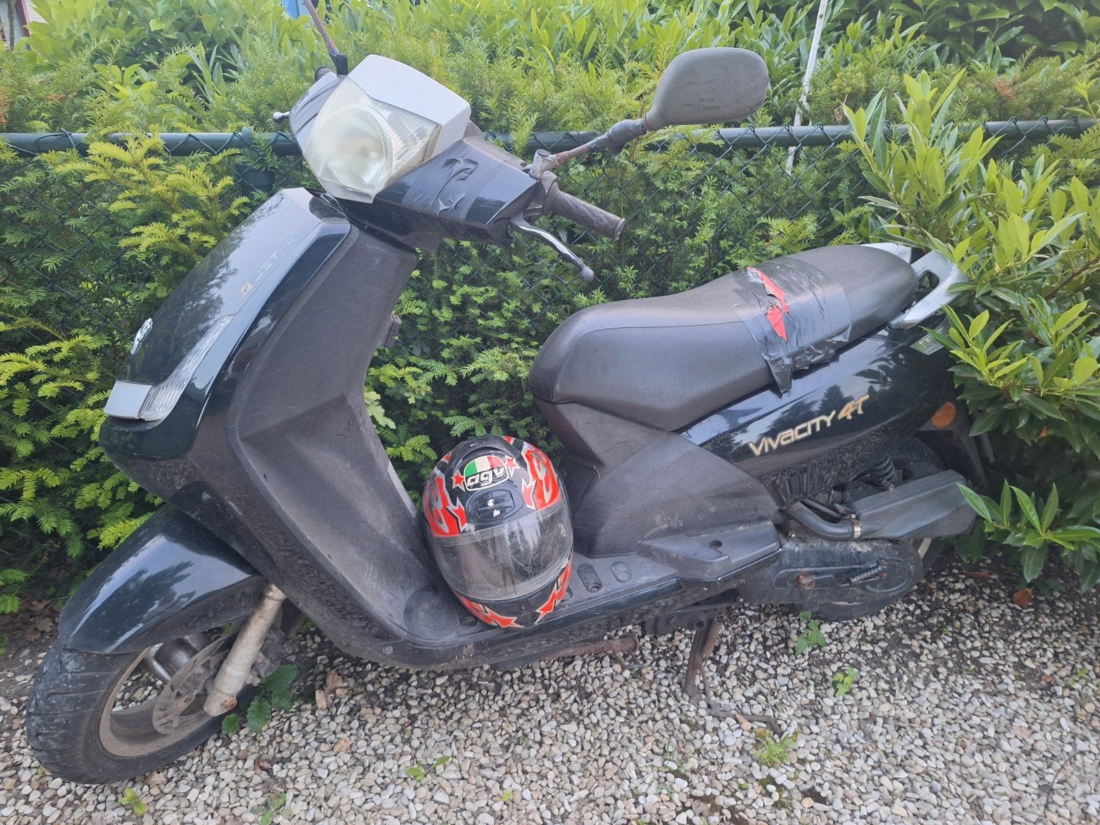 Peugeot bromscooter uit 2011, Fietsen en Brommers, Ophalen