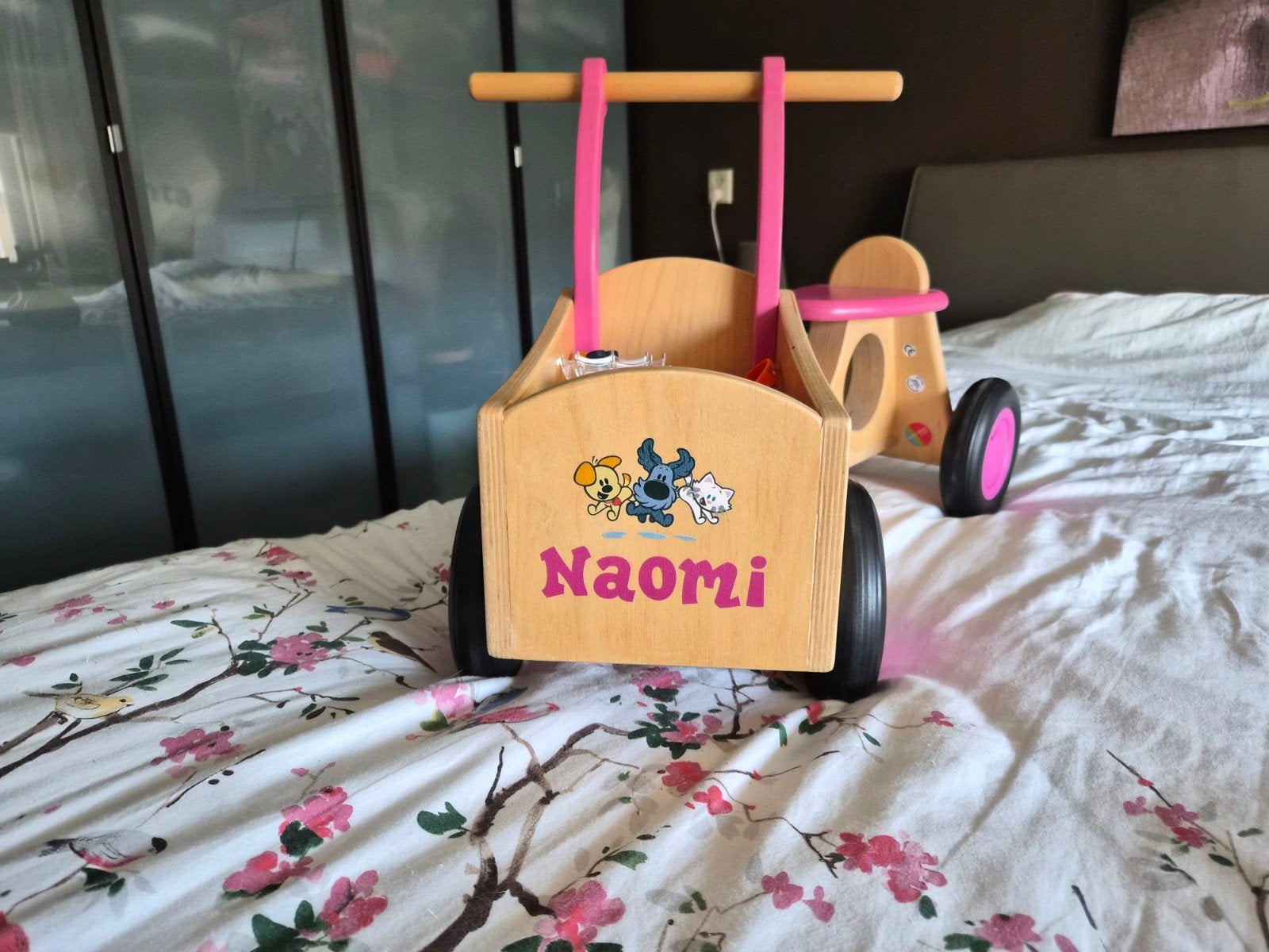 Houten bakfiets met naam 'Naomi', Ophalen, Gebruikt, Duwvoertuig