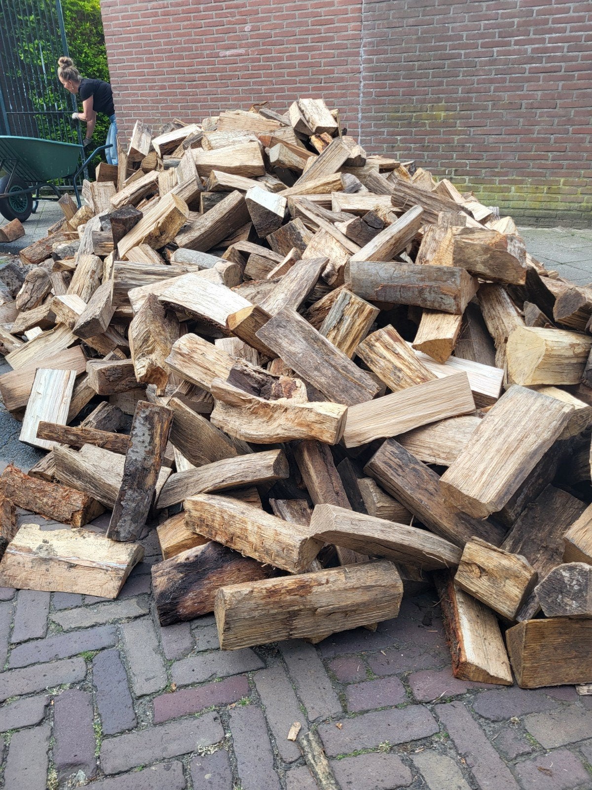 Droog brandhout haardhout kachelhout gratis bezorgd, Tuin en Terras, Haardhout, 6 m³ of meer, Ophalen, Eikenhout, Blokken