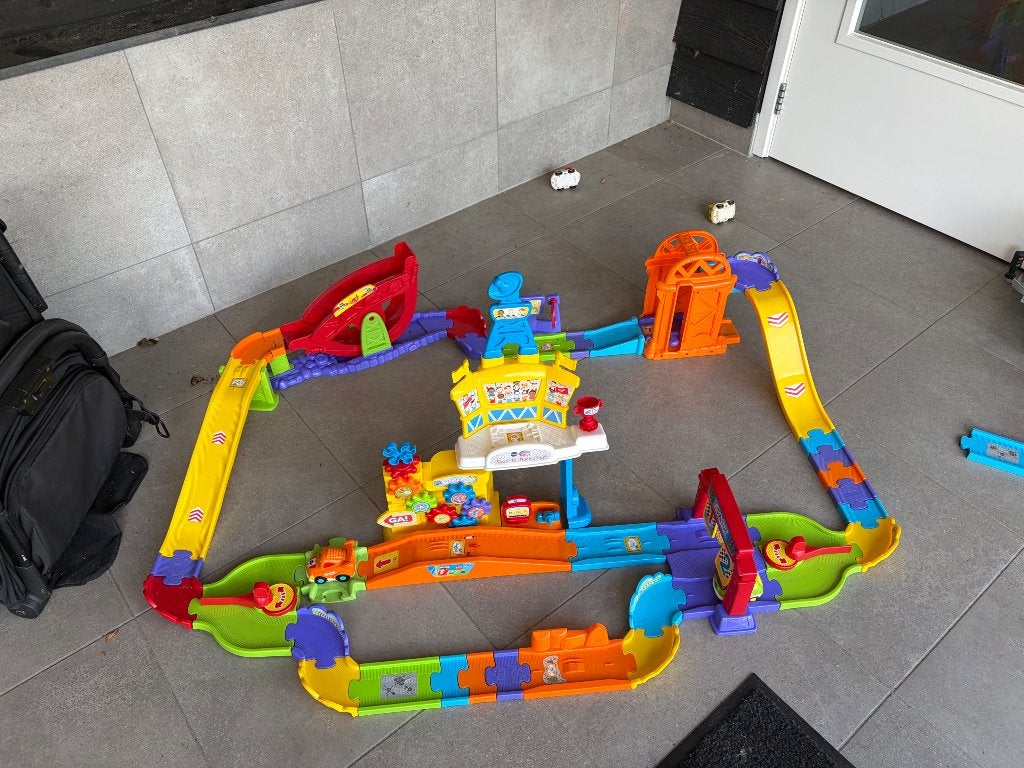 Toet toet auto meerdere, Ophalen, Gebruikt, 2 tot 4 jaar