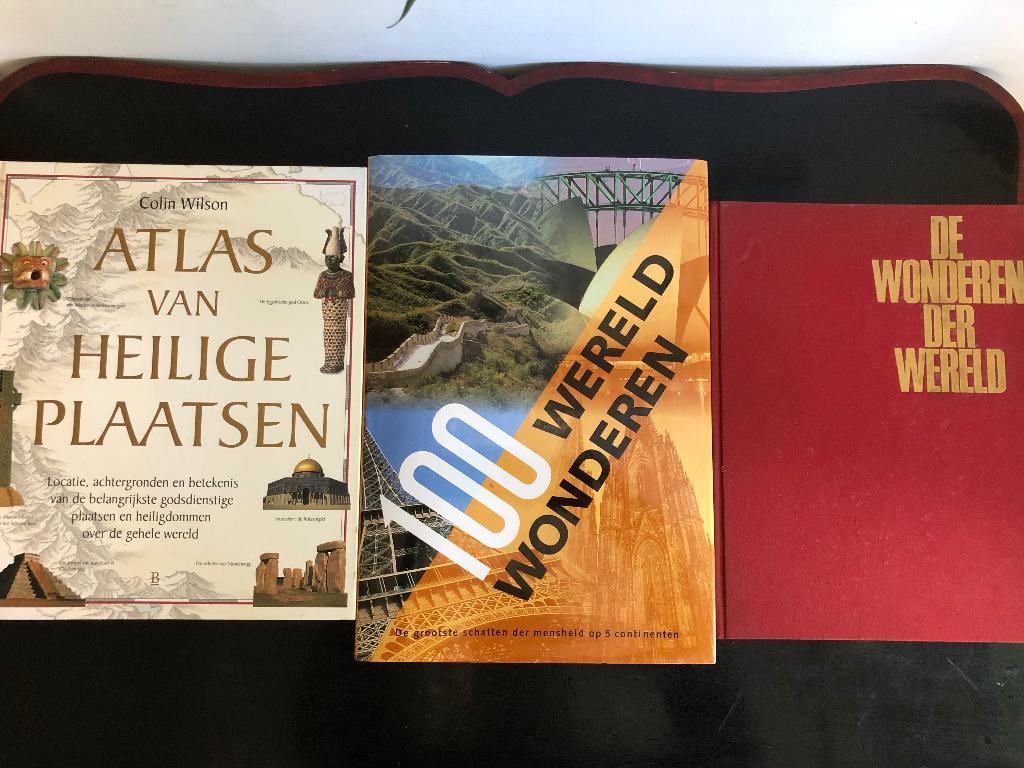 Set boeken; 100 Wereldwonderen & Atlas van Heilige Plaatsen, Ophalen of Verzenden, Gelezen, Algemeen