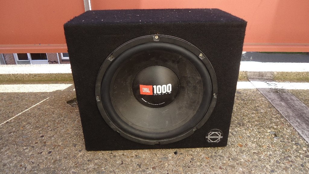 TE KOOP JBL SUBWOOFER 12 INCH GT 4 .12 INCH 1000 WATT 250 WA, Ophalen, Zo goed als nieuw