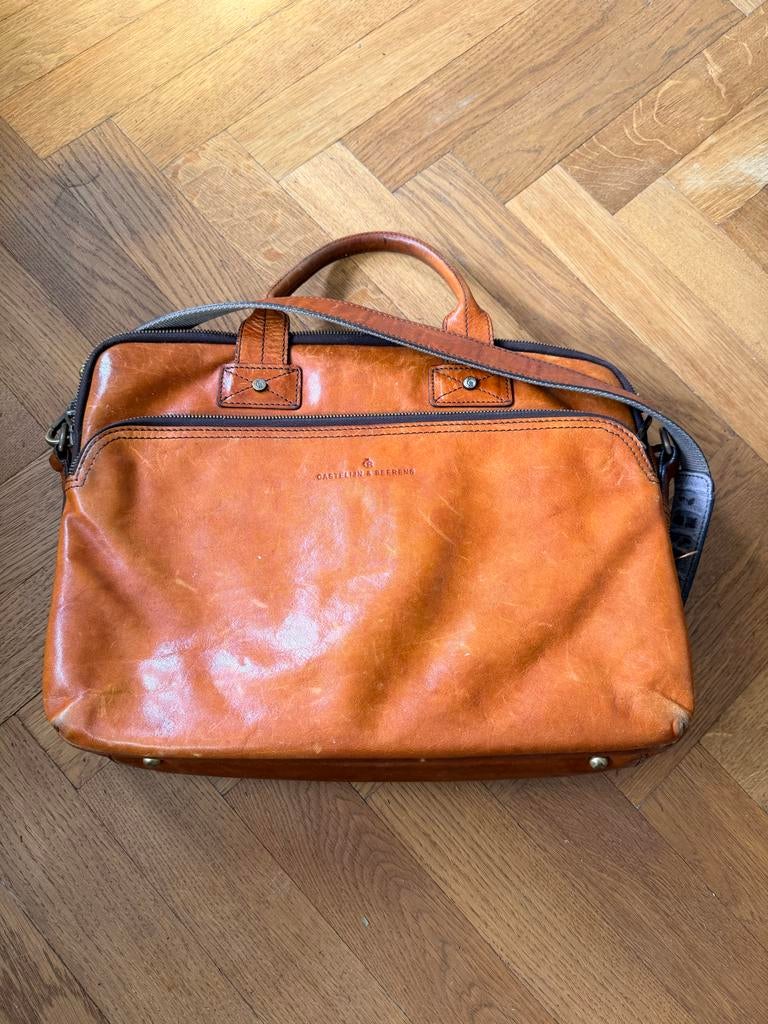 Leren laptoptas / aktetas van Castella & Beeren, Sieraden, Tassen en Uiterlijk, Tassen | Rugtassen, 40 cm of meer, Gebruikt, 30 tot 45 cm