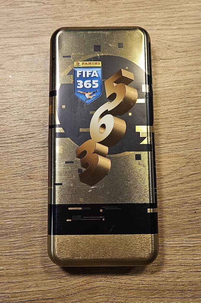 FIFA 2025 | Pennenblik en 34 kaartjes | Panini 365 Adrenalyn, Verzamelen, Ophalen of Verzenden, Nieuw, Buitenlandse clubs, Poster, Plaatje of Sticker