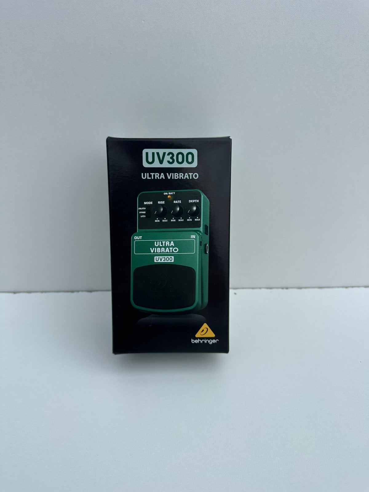 Behringer UV300 Ultra Vibrato effectpedaal – nieuwstaat, Muziek en Instrumenten, Effecten, Ophalen of Verzenden, Zo goed als nieuw