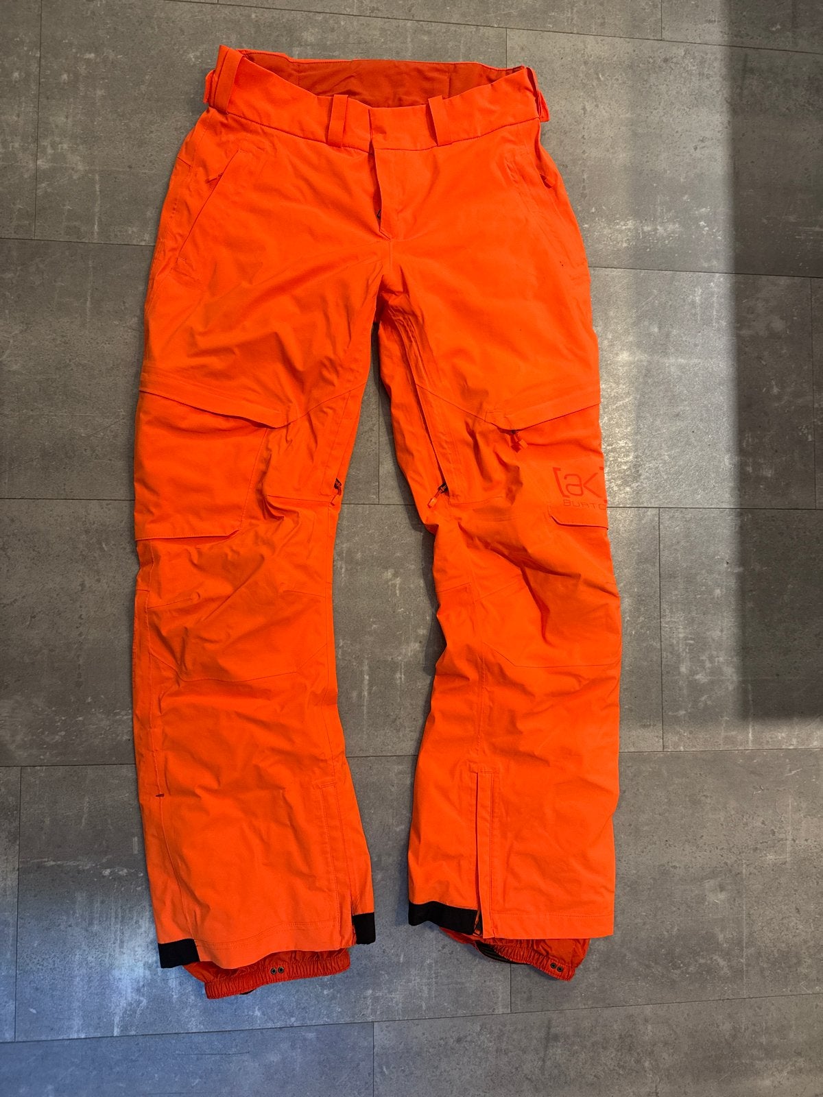 Burton [ak] GORE-TEX Skibroek - Oranje - Dames Maat L, Kleding | Heren, Ophalen of Verzenden, Zo goed als nieuw, Maat 52/54 (L)