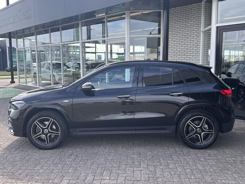 Mercedes-Benz GLA-klasse 250 e Star Edition AMG Line LIMITED, Auto's, Mercedes-Benz, 4 cilinders, 16 kWh, Plug-in hybride, Bedrijf