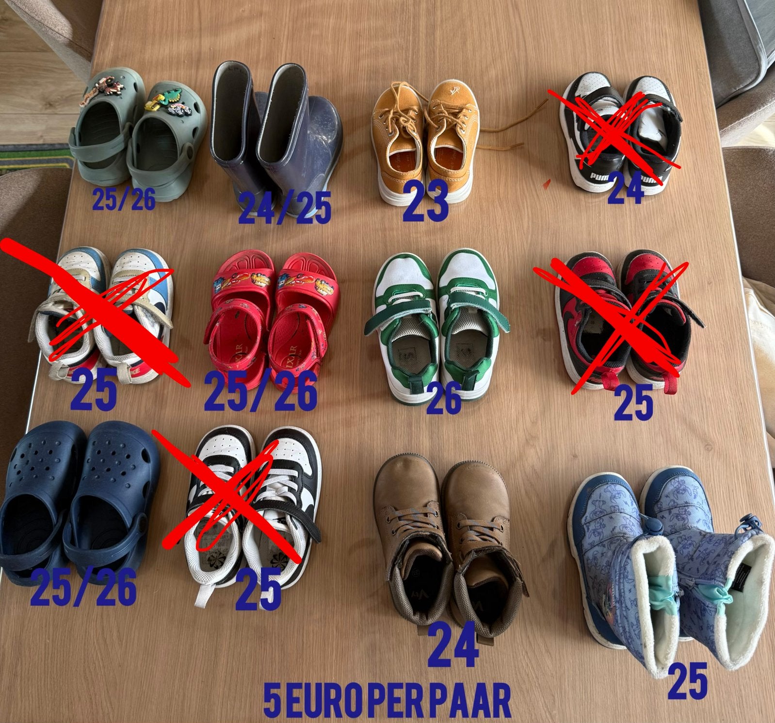 Jongens schoenen, Overige materialen, Zo goed als nieuw, 4 bedels of meer, Ophalen