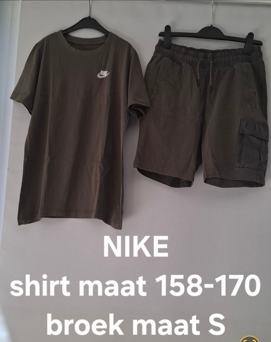 Nike shirt en broek set - maat 158-170 / S, Ophalen of Verzenden, Zo goed als nieuw, Setje, Nike
