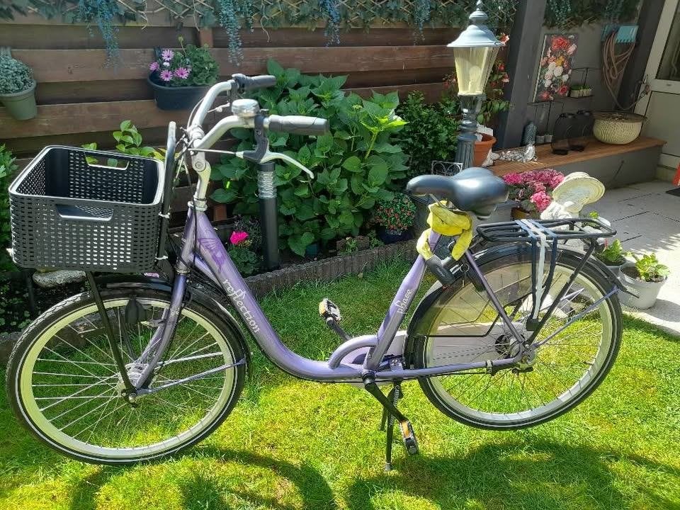 Mooie damesfiets, Fietsen en Brommers, 53 tot 56 cm, (Extra) lage instap, Zo goed als nieuw, Ophalen