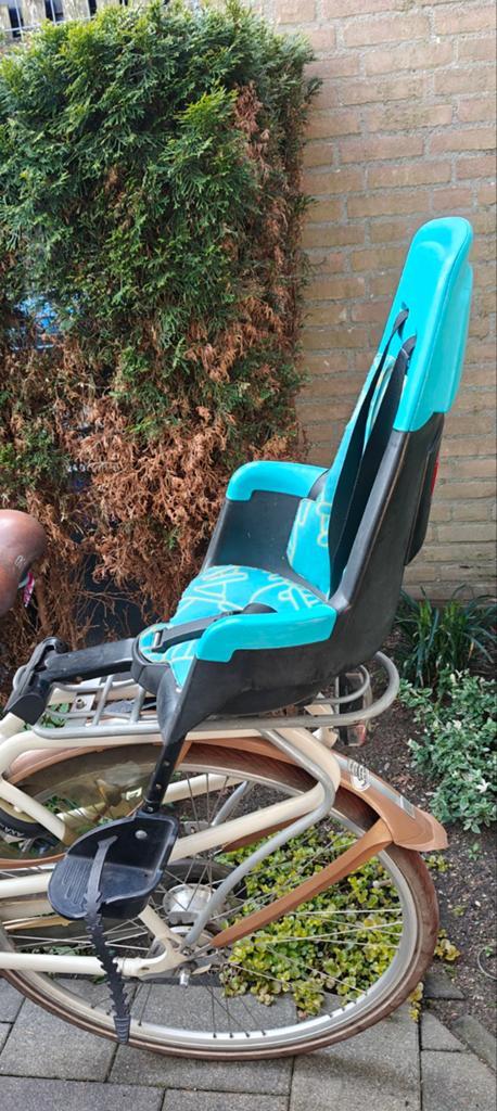 Fietsstoeltje achterop, Ophalen, Gebruikt, Voetsteuntjes