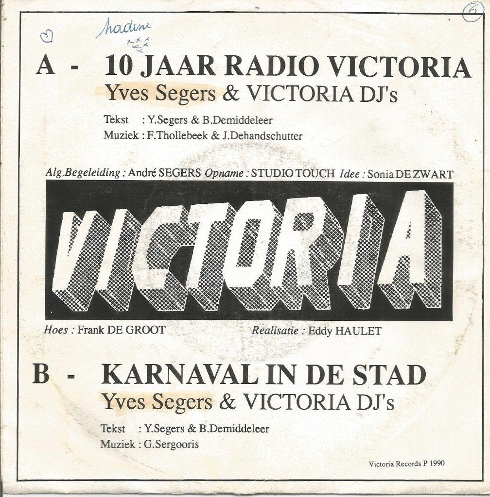 Yves Segers & Victoria DJ's – 10 Jaar Victoria (PIRAAT), Cd's en Dvd's, Gebruikt, Fotohoes, 7 inch, Ophalen of Verzenden