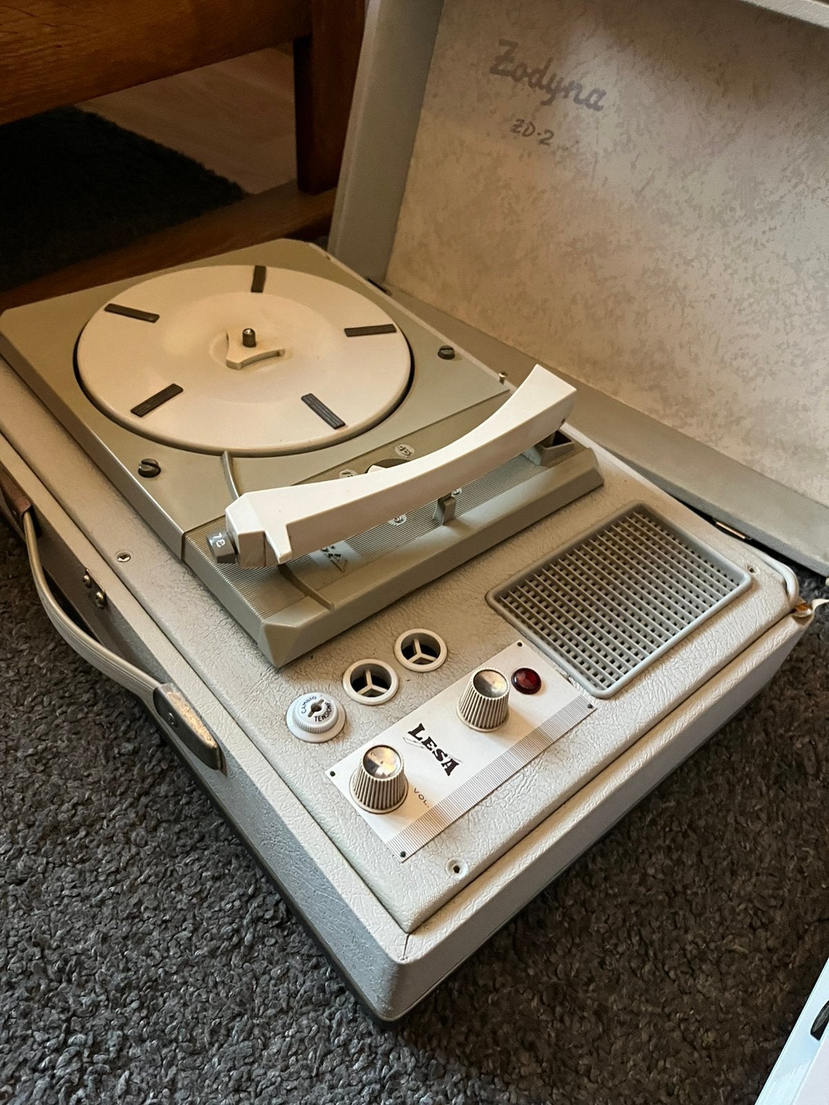 Foto 7 van Draagbare platenspeler lesa zodyna zd2