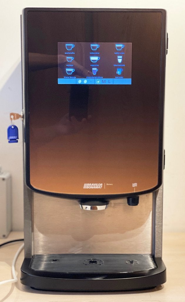 Bravilor Bolero 32 Touch Instant koffiemachine. Topmachine!, 10 kopjes of meer, Ophalen, Zo goed als nieuw, Koffiemachine