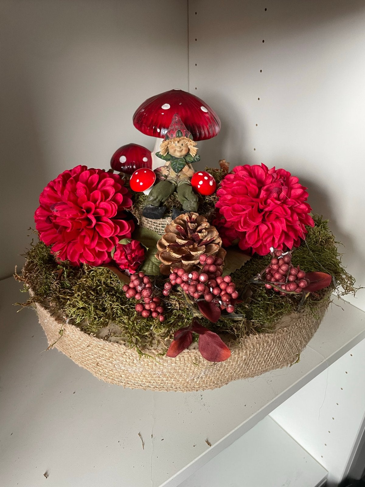 Decoratieve kabouter met paddenstoelen en bloemen, Ophalen, Meerkleurig, Overige materialen, Overige stijlen