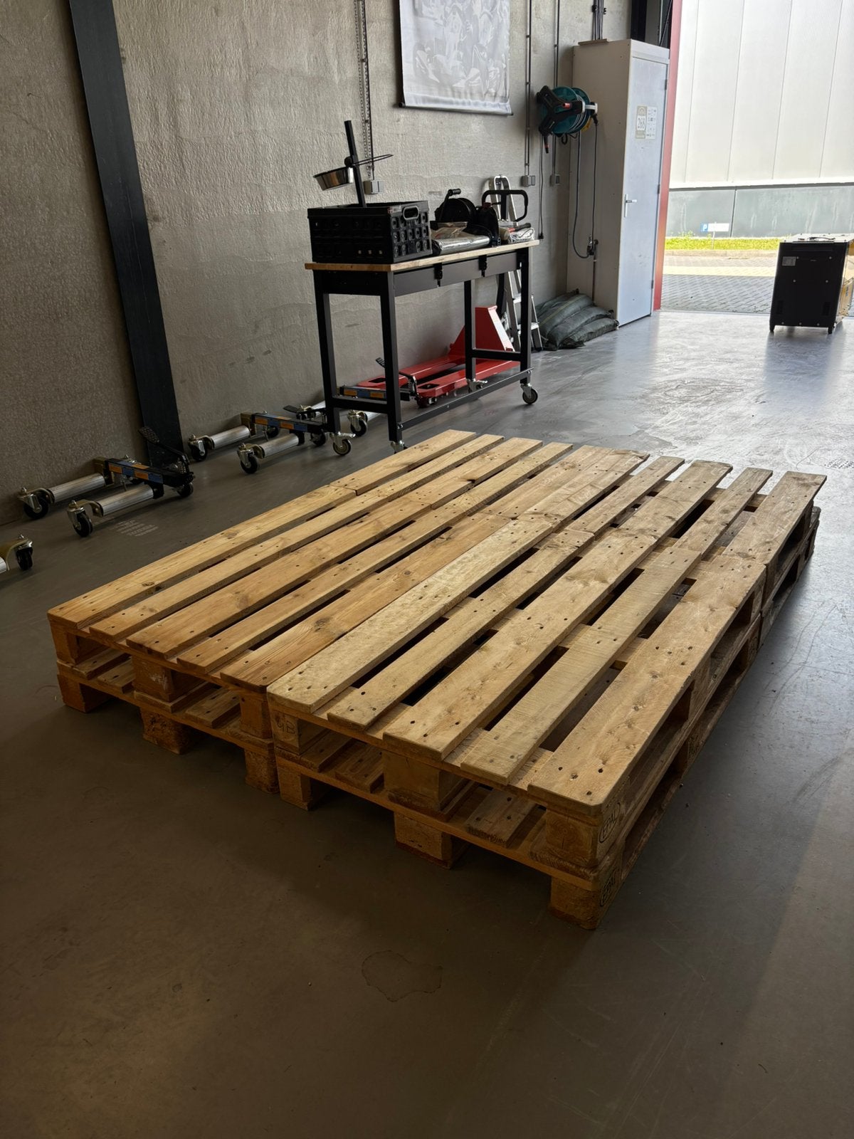 EPAL Europallets Bed/ Bank, Ophalen, Zo goed als nieuw, 50 mm of meer, Pallet