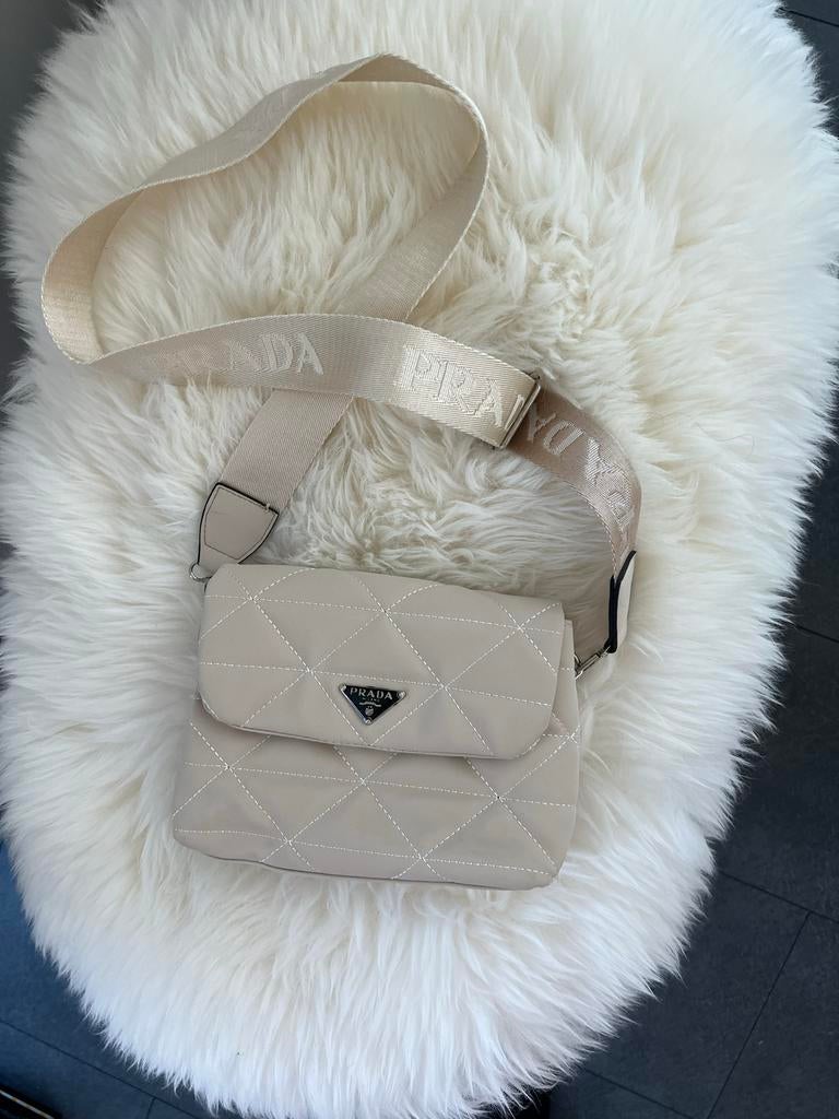 Beige Prada schoudertas, Ophalen of Verzenden, Nieuw, Beige, Schoudertasje