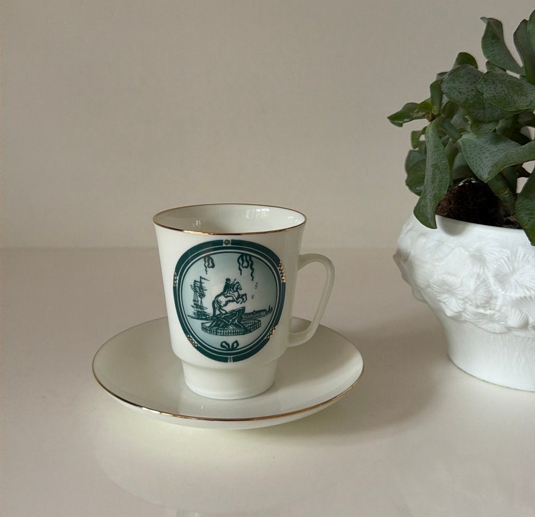 Imperial Porcelain (Lomonosov) kop en schotel, Ophalen of Verzenden, Zo goed als nieuw, Porselein, Kop en/of schotel