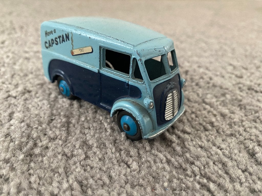 Dinky Toys Morris 10 CWT van Have a Capstan, Ophalen of Verzenden, Nieuw, Auto, Dinky Toys