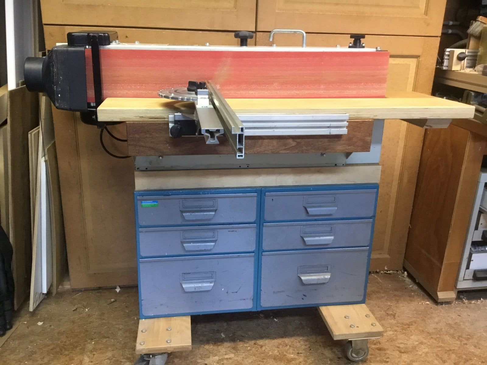 V&W bandschuurmachine in nette gebruikte staat 380 volt, Ophalen, Gebruikt, 1200 watt of meer, Bandschuurmachine