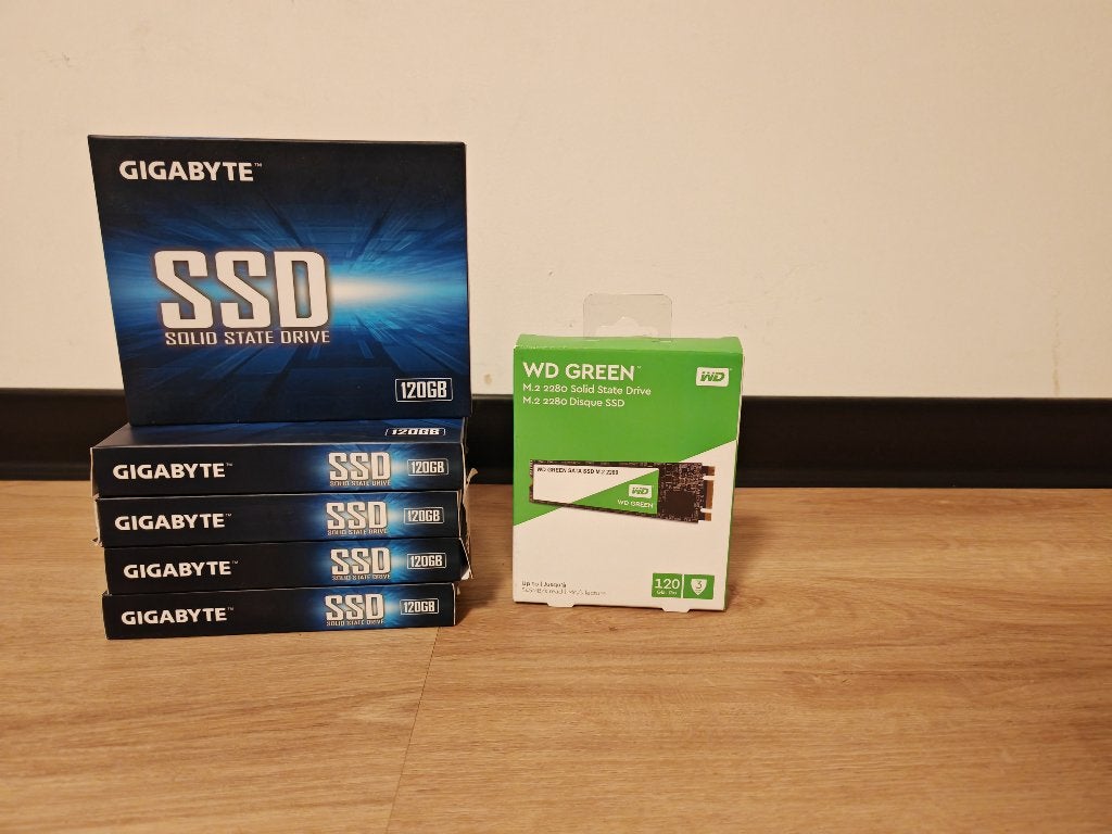 5x  120GB SSD, Ophalen of Verzenden, Gebruikt, Laptop