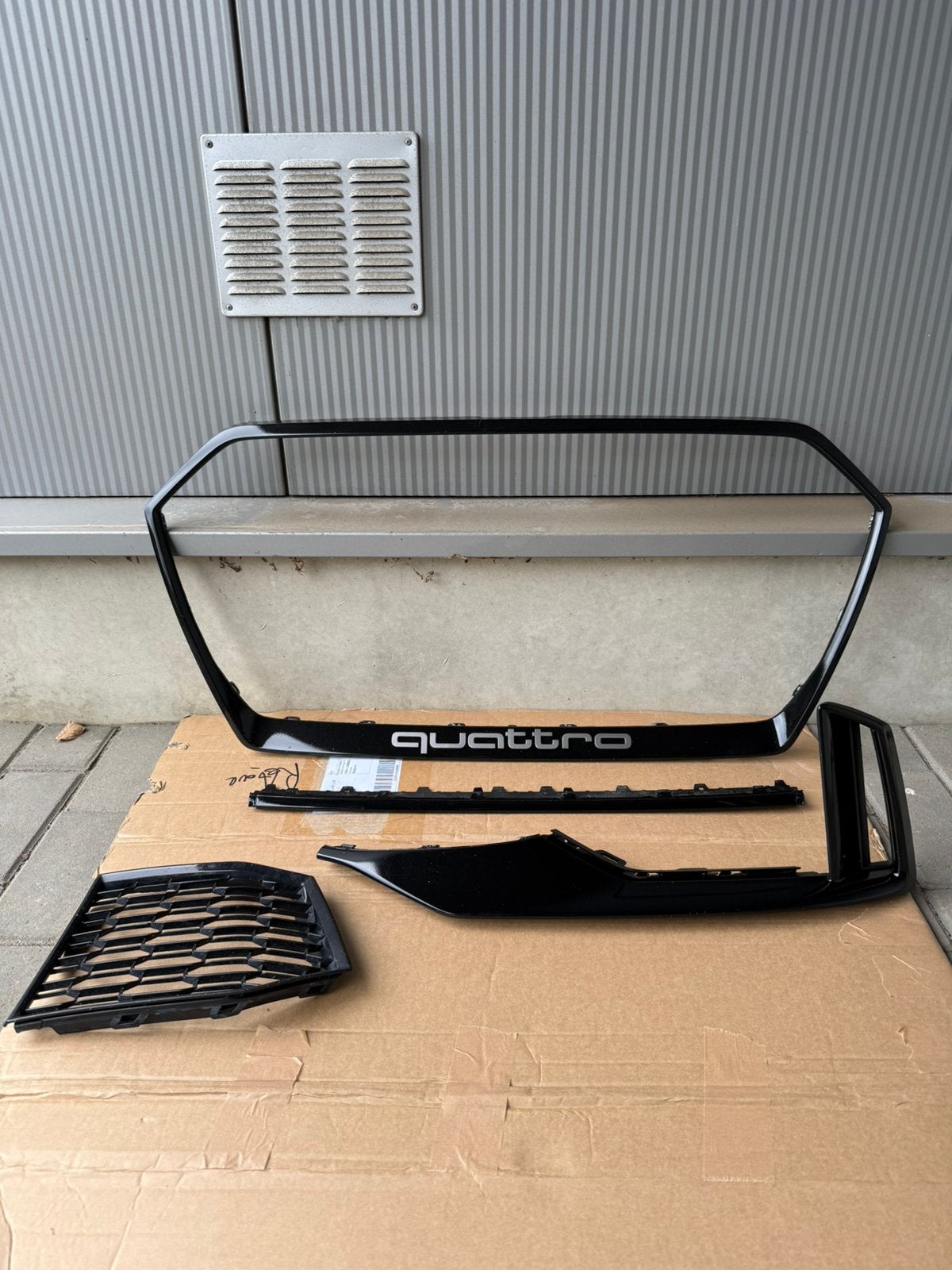 Audi RS3 8V voorbumper lijsten en grill, Auto-onderdelen, Carrosserie en Plaatwerk, Gebruikt, Voor, Bumper, Audi