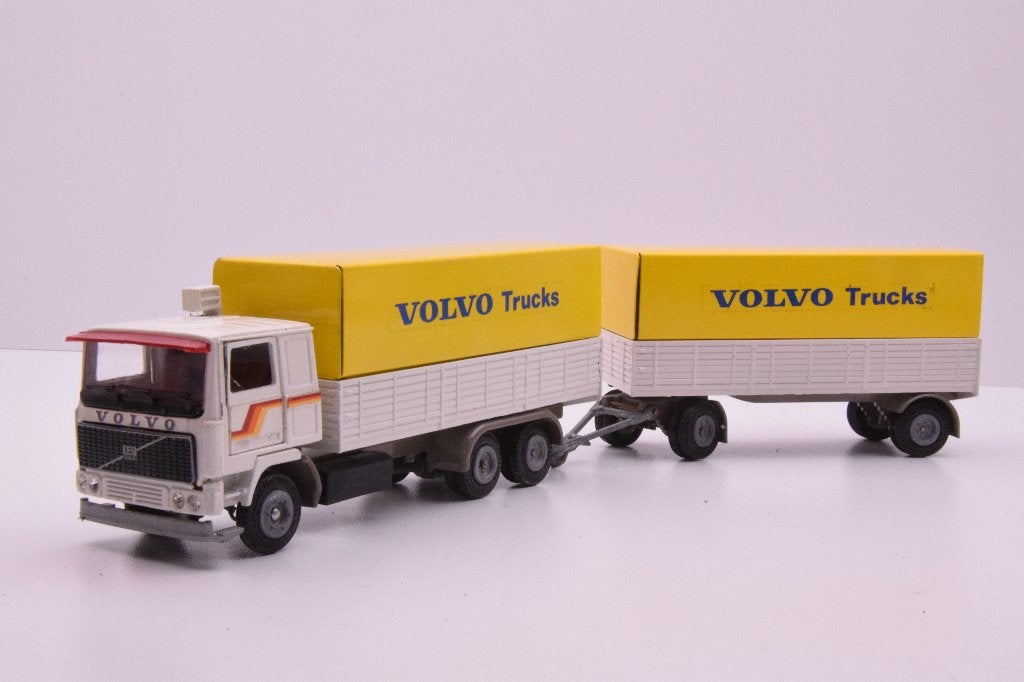 Volvo F12 combi  '' volvo demo model ''   Tekno, Ophalen of Verzenden, Zo goed als nieuw, Bus of Vrachtwagen, Tekno