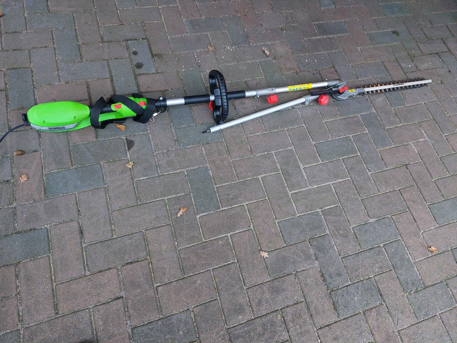 heggeschaar met verlenging, Ophalen, Elektrisch