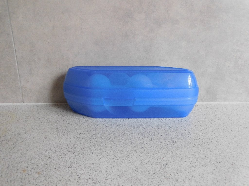 Tupperware Trendy Eierdoos Blauw - 6 eieren, Bewaardoos, Blauw, Ophalen of Verzenden, Zo goed als nieuw