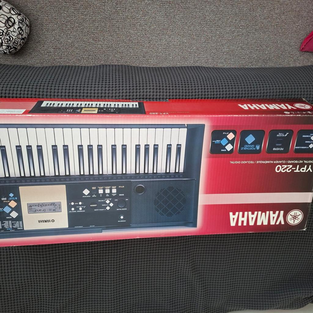 Yamaha keyboard YPT-220, Muziek en Instrumenten, Keyboards, Ophalen, Zo goed als nieuw, 61 toetsen, Yamaha