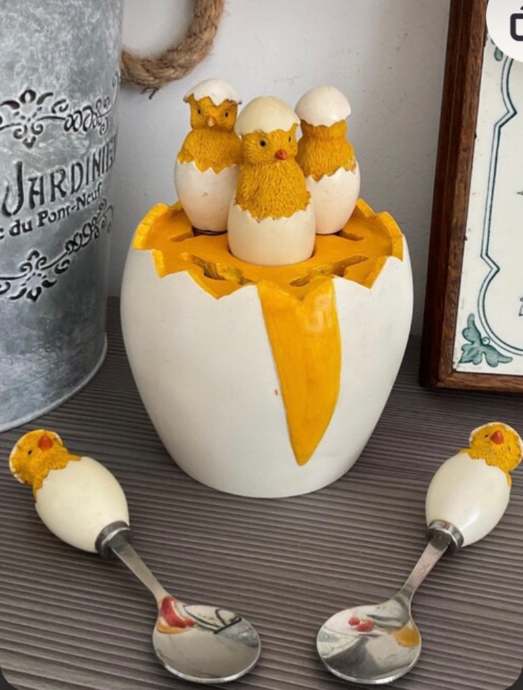 Superleuk vintage set half ei met kuikentjes voor je eitjes, Ophalen of Verzenden, Zo goed als nieuw