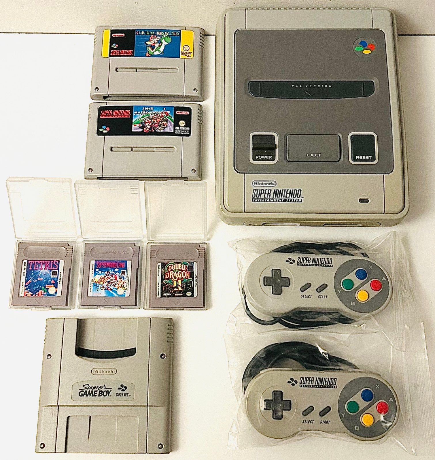Nintendo SNES set, Spelcomputers en Games, Spelcomputers | Nintendo Super NES, Gebruikt, Met 2 controllers, Met games, Met Super GameBoy adapter
