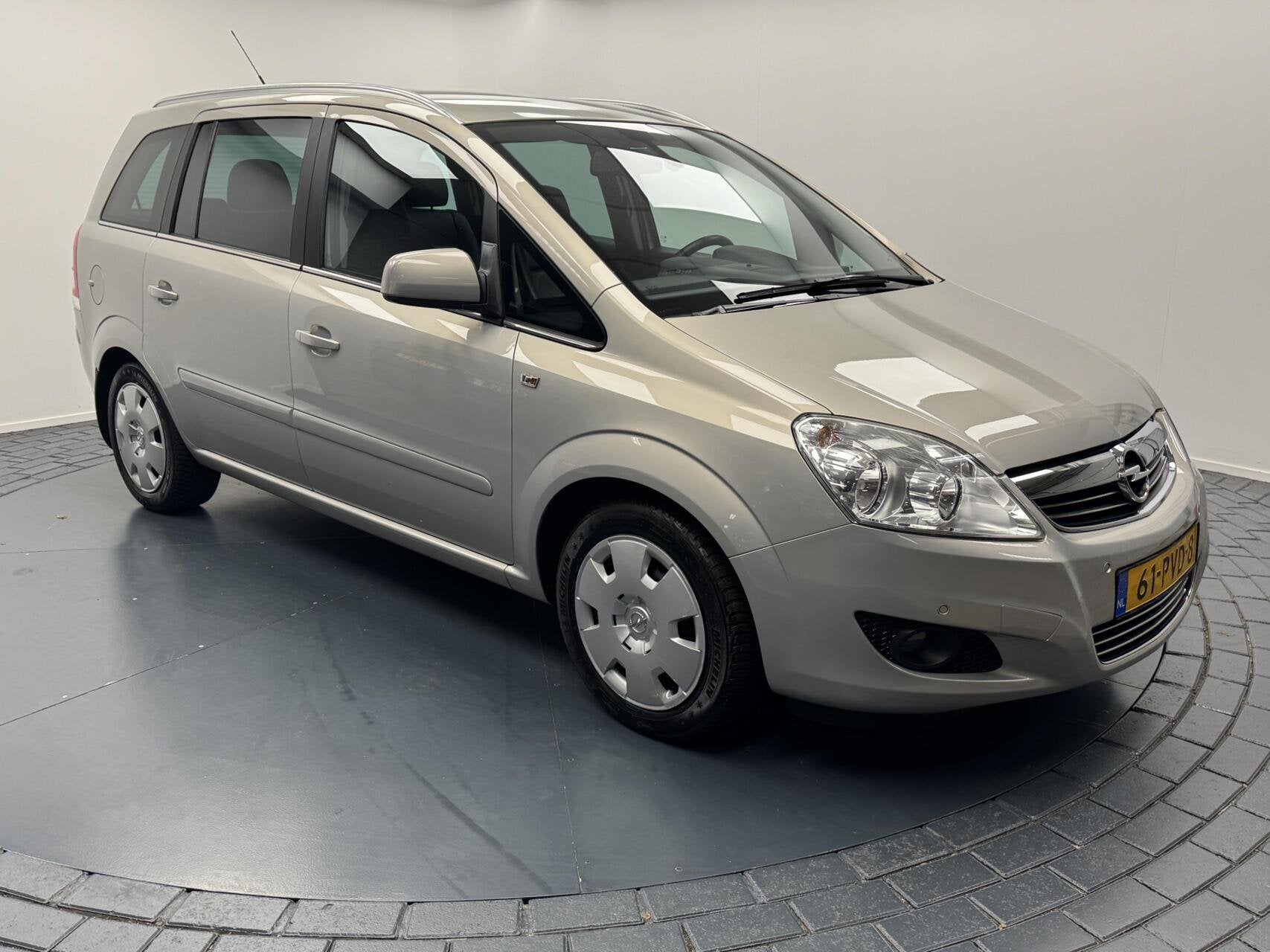 Opel Zafira 1.8i Automaat 7Pers-Navigatie-Cr.contr-Clima-Sto, Auto's, Gebruikt, 4 cilinders, Met garantie (alle), Beige