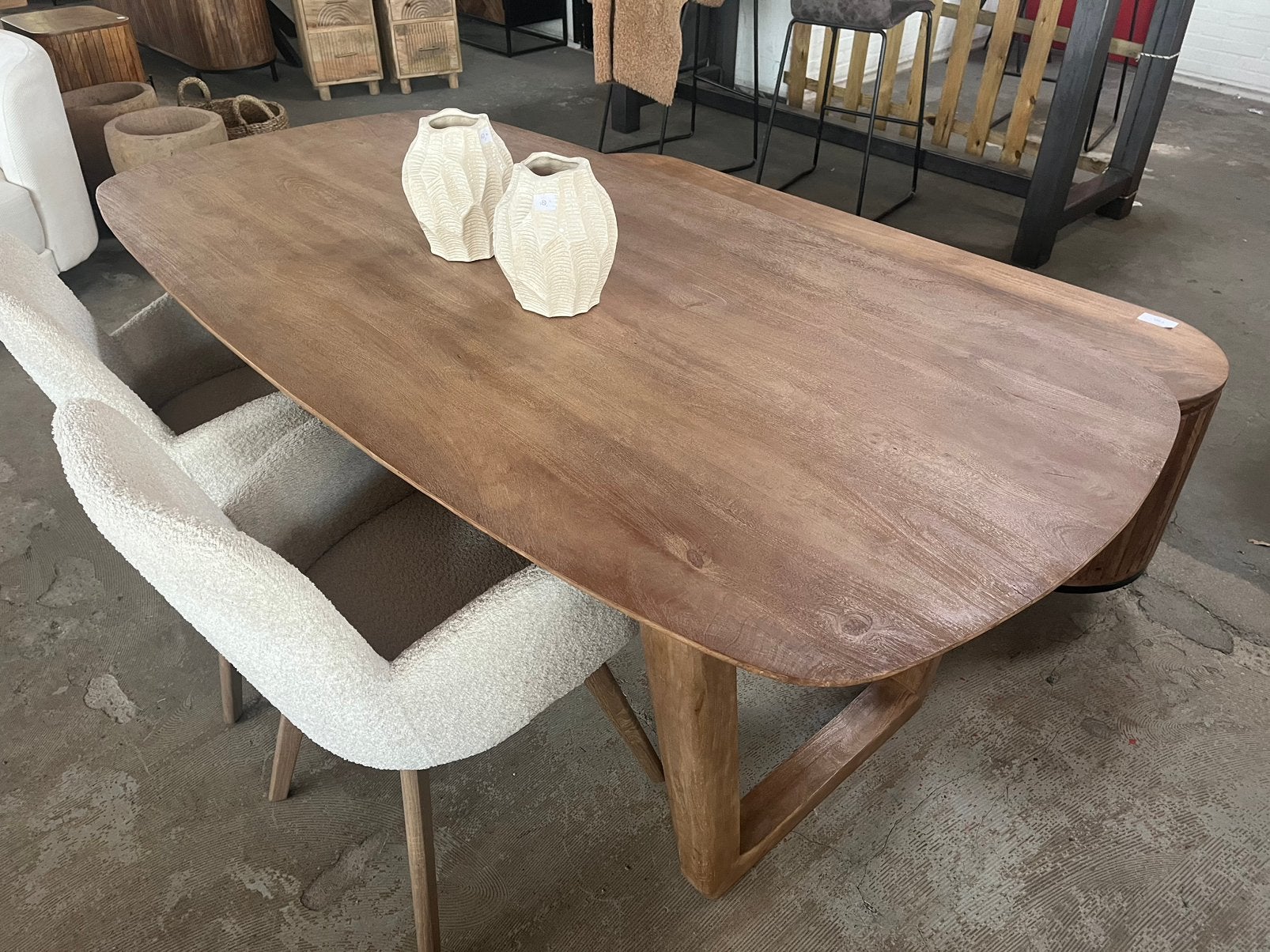 Magazijn leegverkoop eettafel Japandi stijl mangohout massie, Hout, Nieuw, Ophalen of Verzenden, Info@wkhome.nl