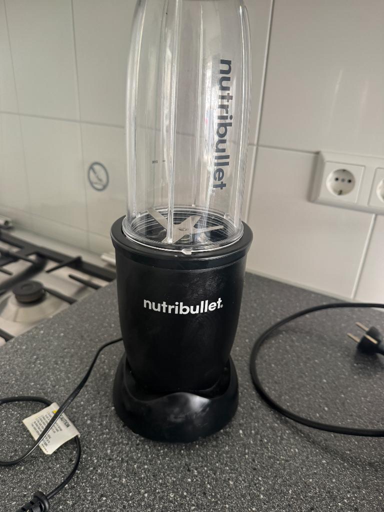 Nutribullet met 2 opzetten meenemen deksels, Witgoed en Apparatuur, Blenders, Ophalen, Gebruikt, Blender to go