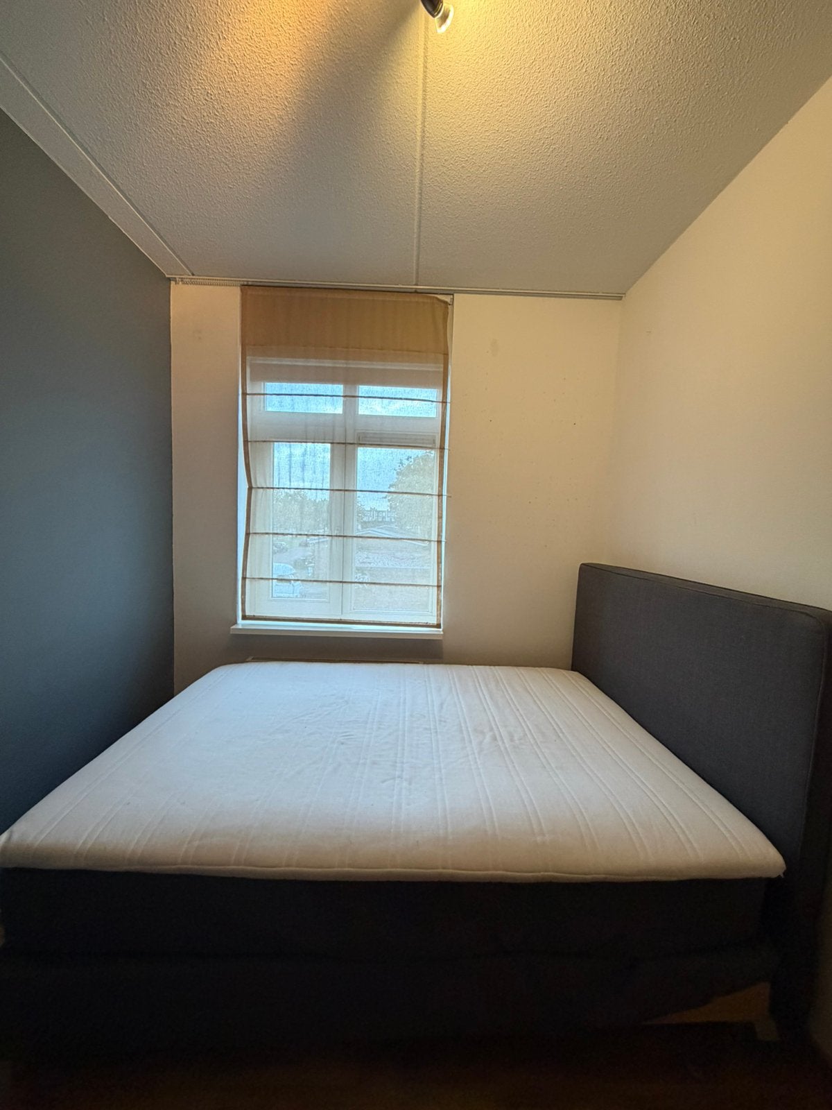 IKEA boxspring donkergrijs 140x200 cm, Ophalen, Gebruikt, Tweepersoons, 140 cm