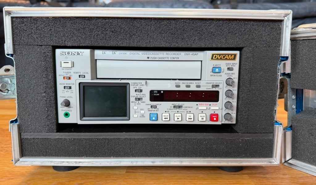 Foto 22 van Sony DSR-45AP, DVCAM, MiniDV, 30 Drumuren, ALS NIEUW!!