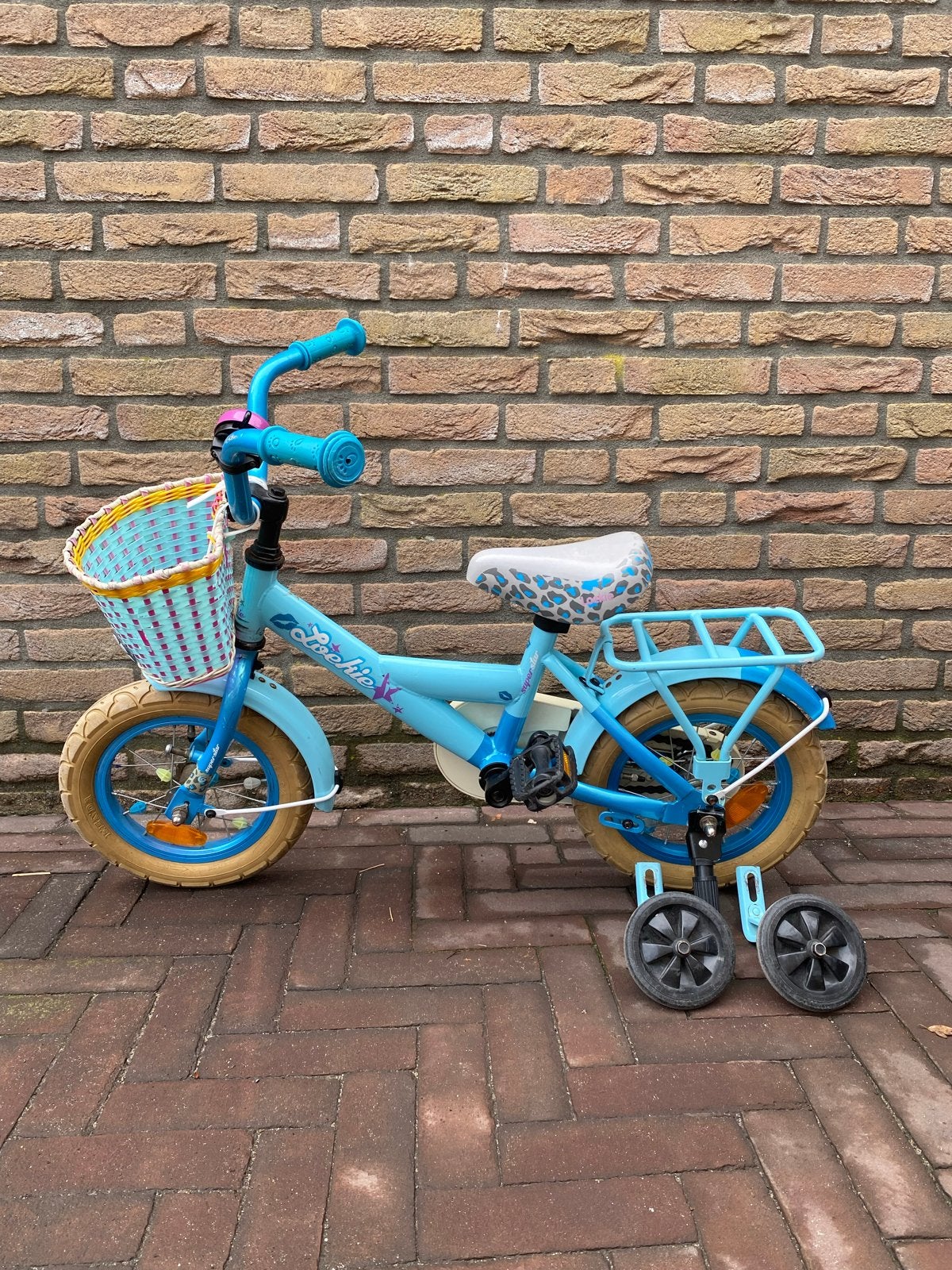 Loekie fiets meisje 12 inch, Fietsen en Brommers, Fietsen | Kinderfietsjes, Ophalen, Terugtraprem, Zijwieltjes, Gebruikt
