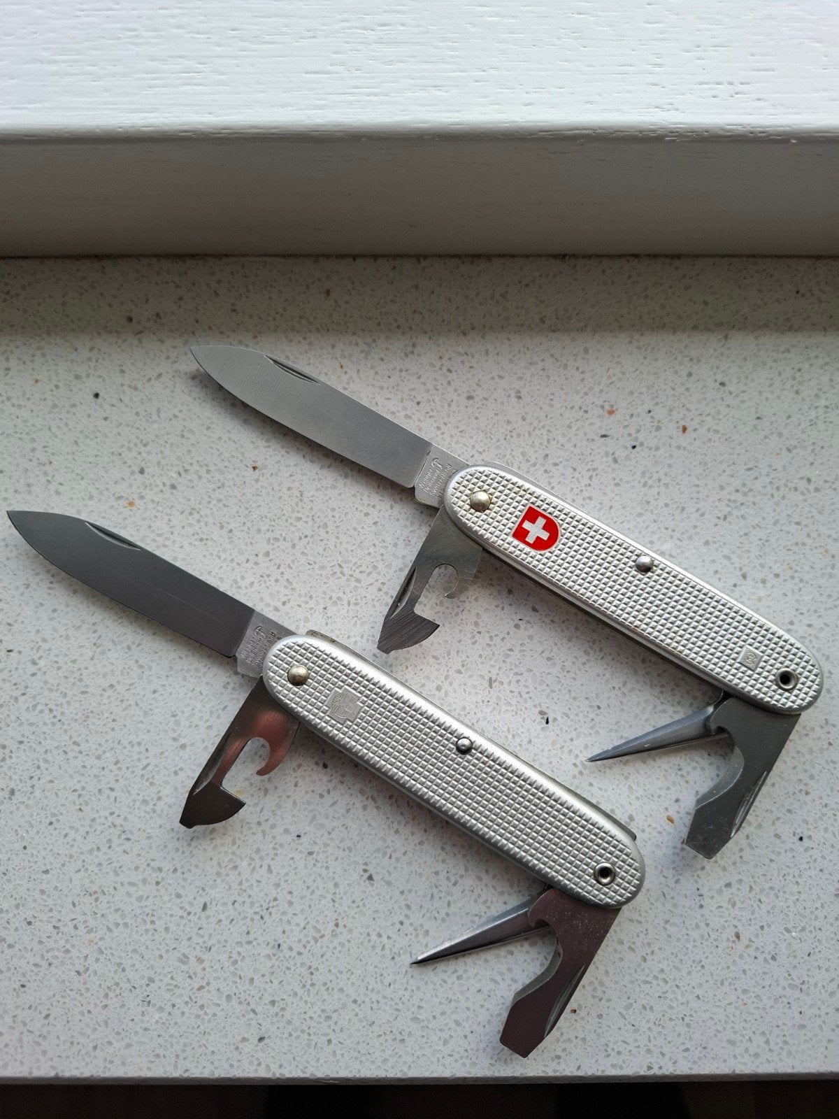 Wenger Soldatenmesser mes zakmes Victorinox, Caravans en Kamperen, Kampeergereedschap, Ophalen of Verzenden, Zo goed als nieuw