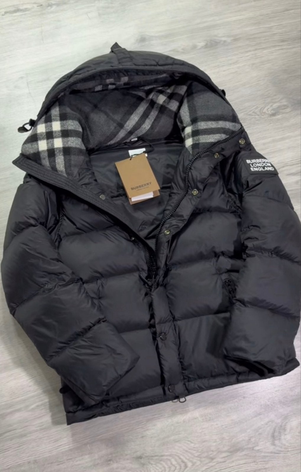 Burberry Puffer Jas Zwart Maat M, Ophalen of Verzenden, Zo goed als nieuw, Maat 48/50 (M), Zwart