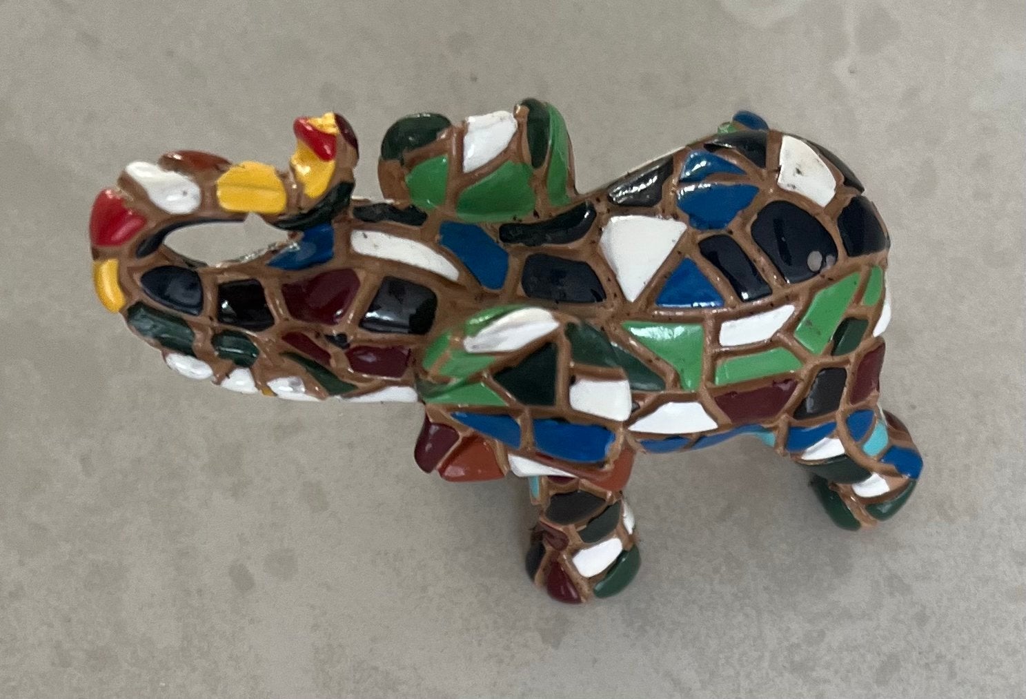 Kleurrijk mozaïek olifantje - decoratief beeldje ( nieuw), Ophalen of Verzenden, Nieuw