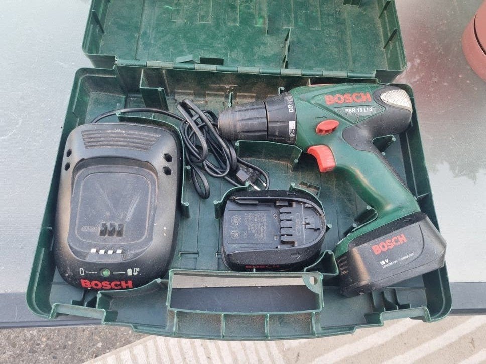 Bosch Boormachine met 2 Accu's, Oplader en Koffer, Ophalen of Verzenden, Gebruikt, Boormachine